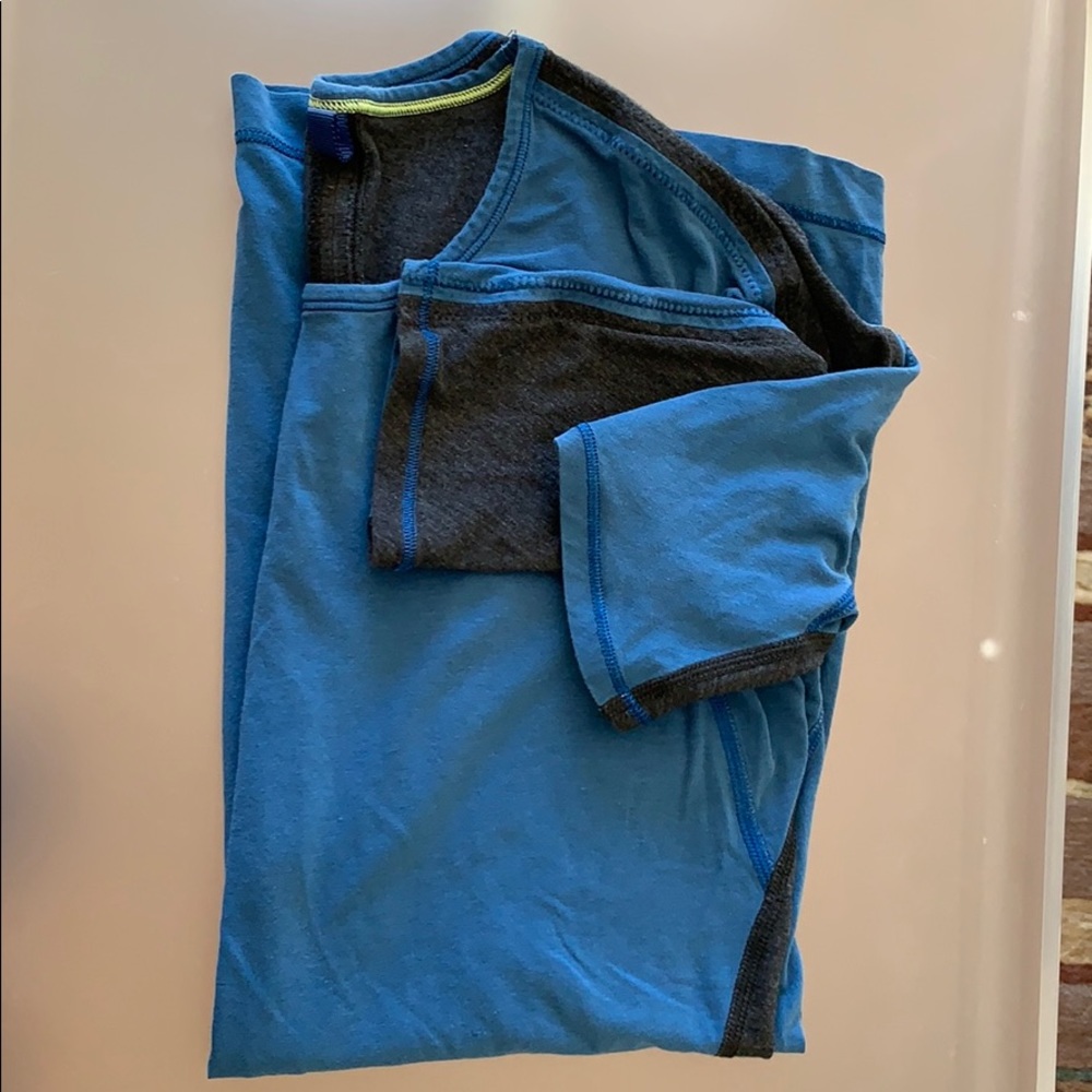 Lululemon Size 4 Color Block Tee - image 3